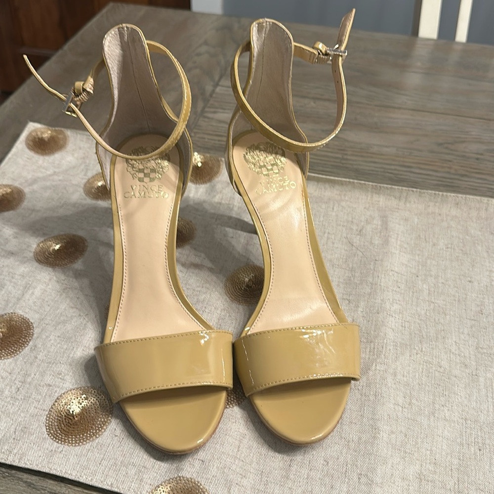 Vince Camuto Beige Patent Leather Heels, Size 9.5M